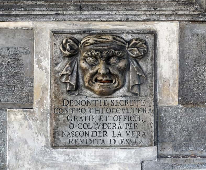 Venice: Doge Palace Guided Tour & Secret Itineraries Option - History Gallery VR: A Different Way to See Piazza San Marco