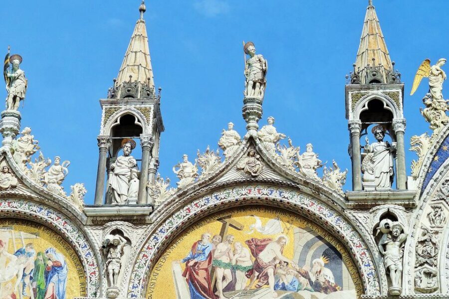 Venice: Doge's Palace and Basilica Tour with Gondola Ride - Key highlights in plain terms