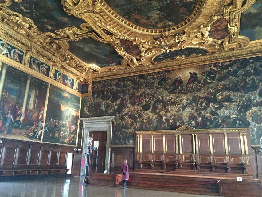 Venice: Doge's Palace and Basilica Tour with Gondola Ride - Skip-the-line tickets: why this matters in Venice