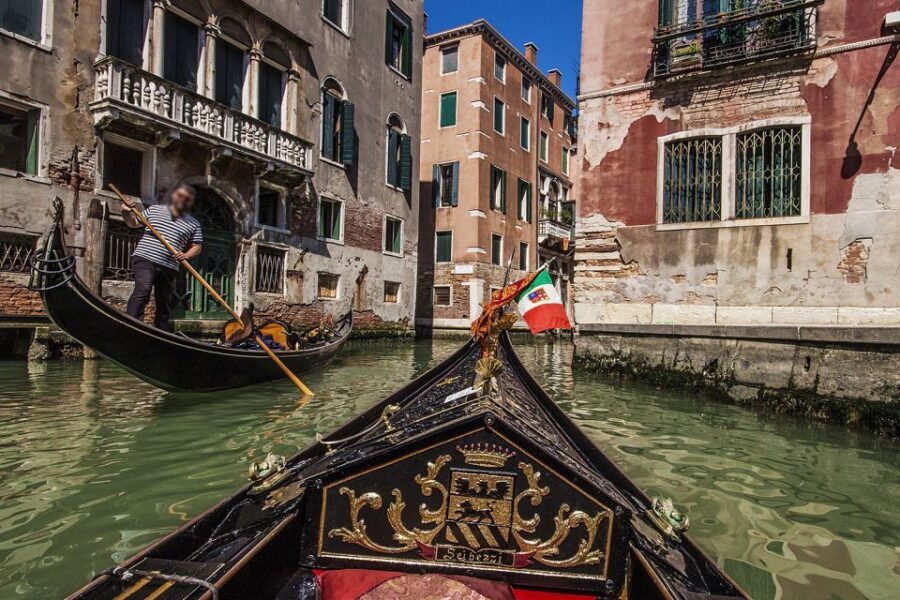 Venice: Doge's Palace and Basilica Tour with Gondola Ride - Practical details that can make or break your visit