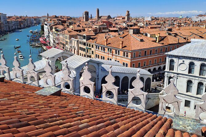Venice: Doge's Palace and St. Mark's Basilica Fast Access Tour - Bridge of Sighs: A Short Crossing With Big Consequences