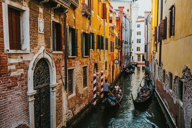 Venice: Doge's Palace and St. Mark's Basilica Fast Access Tour - Group Size, Headsets, and Finding Your Guide at Piazza San Marco