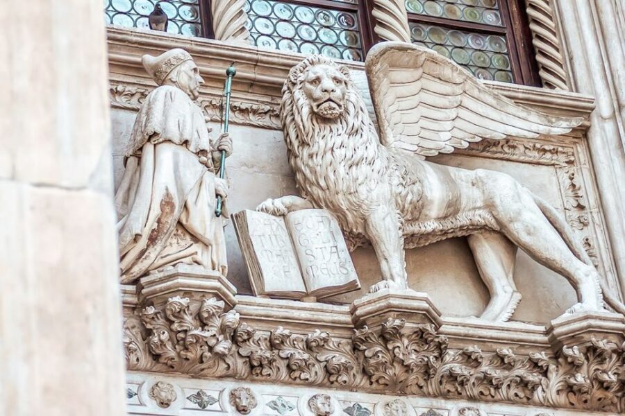 Venice: Doge's Palace and St. Mark's Basilica Tour - Doge’s Palace halls: where the government of Venice comes alive