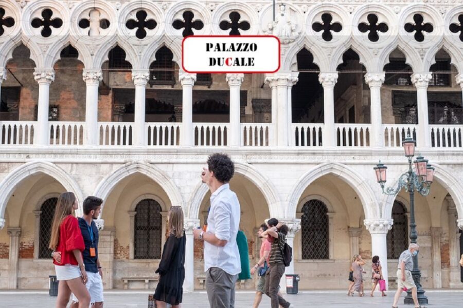 Venice: Doge's Palace, Bridge of Sighs & Prisons Guided Tour - The Bridge of Sighs and the prisons: when Venice history turns heavy
