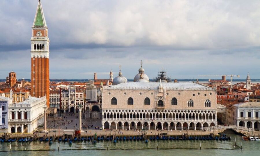 Venice: Doge's Palace & Bridge of Sighs Small Group Tour - Small group pacing: up to 10, and why it matters in a museum maze