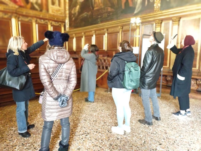 Venice: Doge's Palace Guided Tour with Optional Gondola Ride - Optional 30-minute gondola on the Grand Canal: worth it, with eyes open