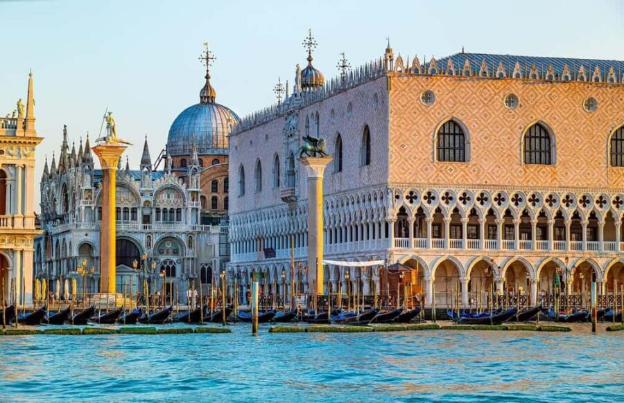 Venice: Doge's Palace Guided Tour with Optional Gondola Ride - Who should book this tour (and who should pass)