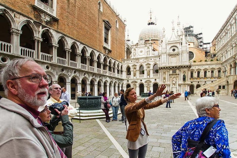 Venice: Doges Palace, Prison, and Secret Passageways Tour - What the Guides Do Right (And How That Shows Up in Your Experience)