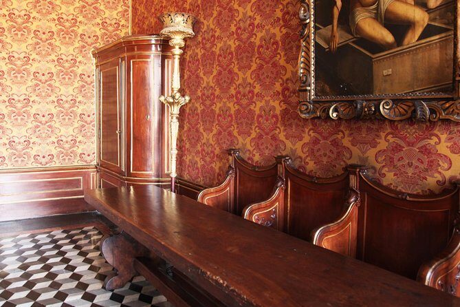 Venice: Doge’s Palace Prisons & Secret Itineraries Guided Tour - The Bridge of Sighs Walk-Through: Where Prisoners Had One Last Look