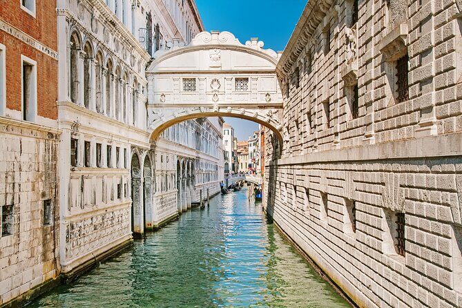 Venice: Doge’s Palace Prisons & Secret Itineraries Guided Tour - New Prison (Palazzo delle Prigioni): Somber Cells and Self-Guided Time