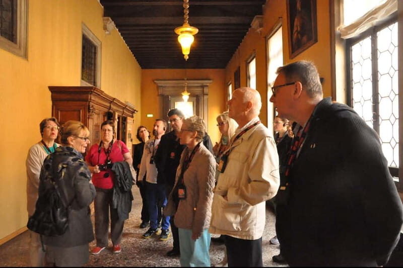 Venice: Doge's Palace & Prisons Tour - Inside Doge’s Palace: the government story behind the gilding