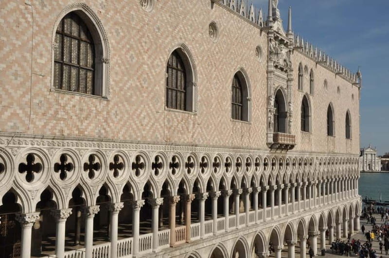 Venice: Doge's Palace & Prisons Tour - Escaping the crowds: backstreets and lesser-known stops