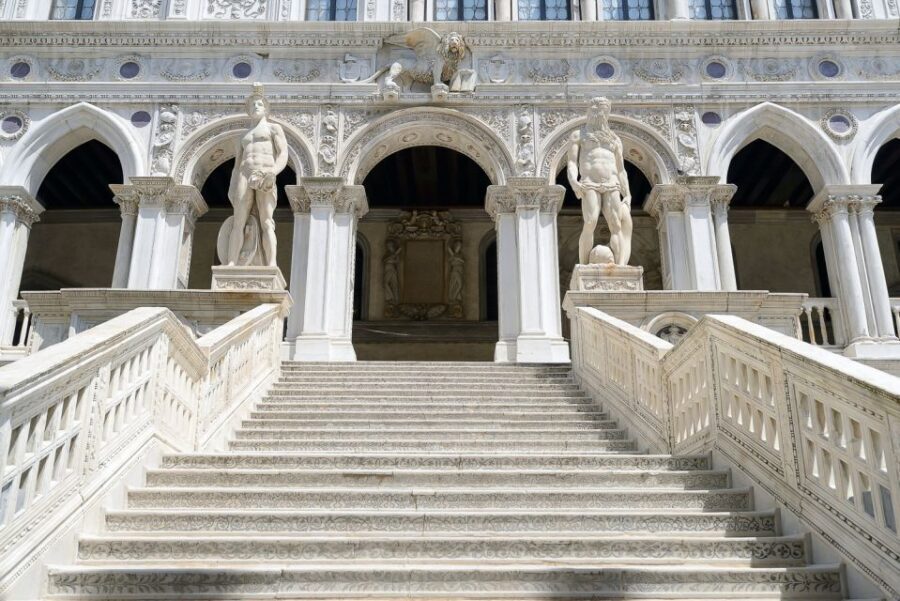 Venice: Doge's Palace Reserved Entry Ticket - Skip-the-line in real life: what it usually feels like