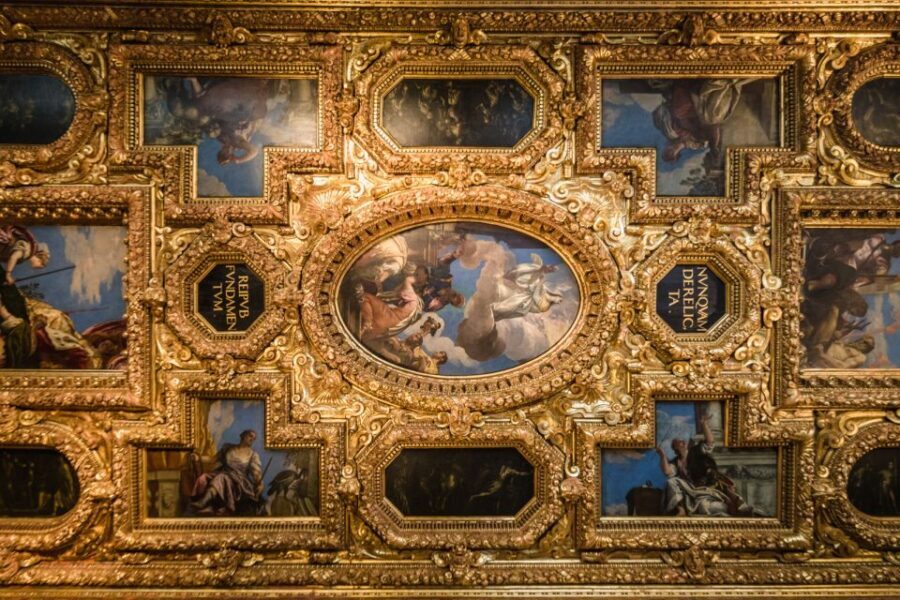 Venice: Doge's Palace Skip-the-Line Ticket with Guidebook - Audio Guide, Room Text, and the Paper Guidebook: What Works Best