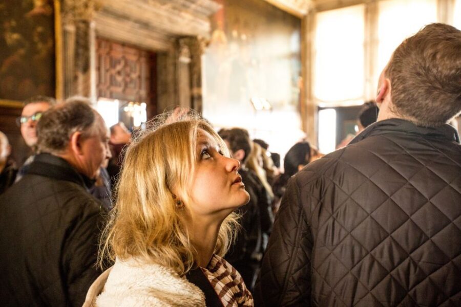 Venice: Doge's Palace Skip-the-Line Tour with Prisons - Language, Headsets, and the Pace of a 75-Minute Tour