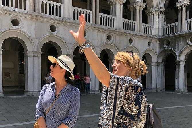 Venice Doge's Palace & St. Mark's Semi-Private Tour, Max 6 People - Bridge of Sighs: your photo moment with the story attached