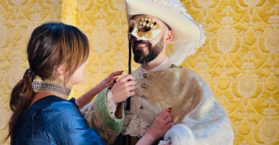 Venice: Dress-Up Experience - Where You’ll Change Into Baroque Venice
