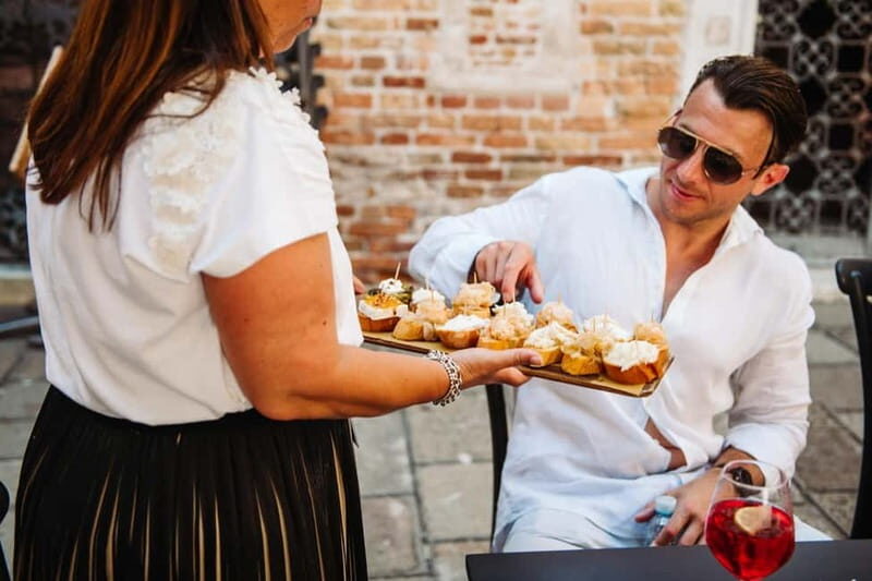 Venice: Eat & Drink Like a Local – Evening Cicchetti Tour - San Polo and Dorsoduro: why this area feels more like Venice