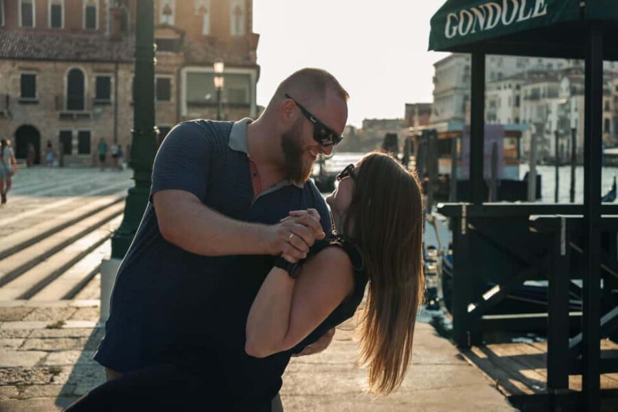 Venice: Exclusive Photoshoot in Hidden Locations - What’s included vs what you still handle in Venice