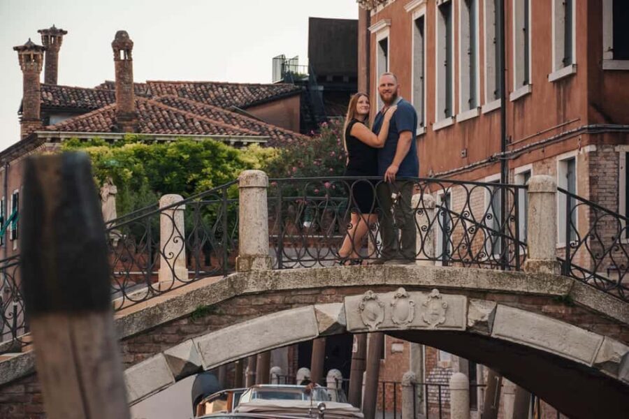 Venice: Exclusive Photoshoot in Hidden Locations - What you get after the shoot: 50 to 150 edited photos in 72 hours