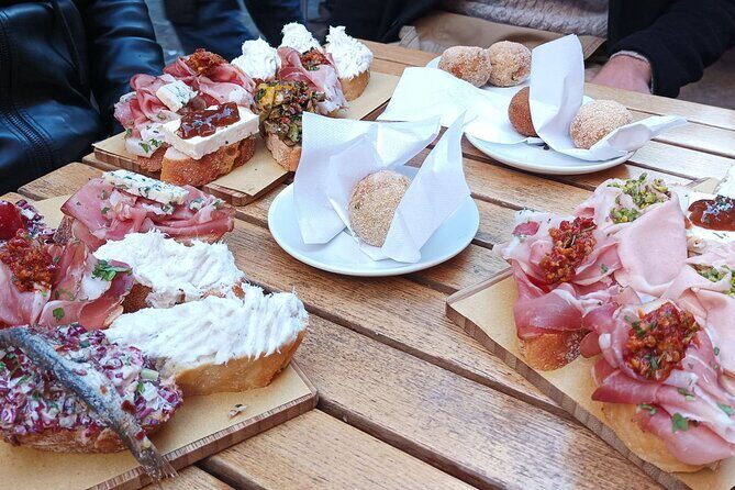 Venice Food Tour - A 5-stop evening built for wine, cicchetti, and gelato
