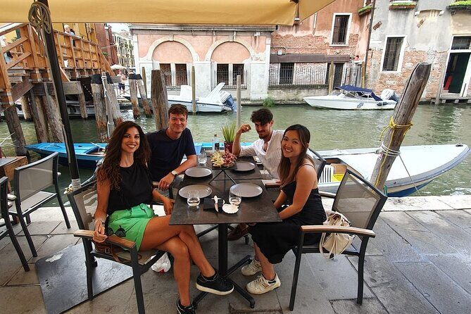 Venice Food Tour with 6+ Tastings with Cicchetti, Spritz & More - Drinks and the spritz rhythm
