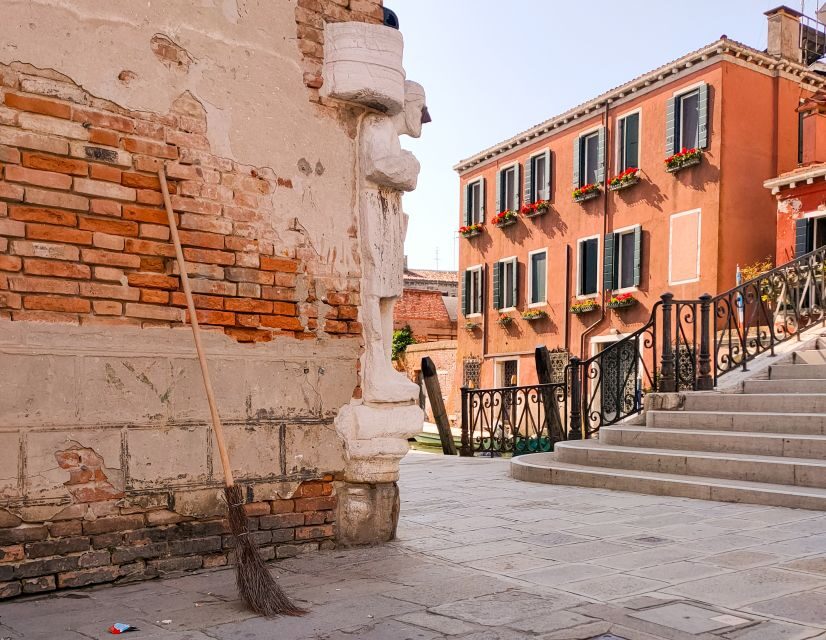 Venice: Ghetto Highlights and Cannaregio Walking Tour - The Jewish Ghetto portion: learning the word behind the place