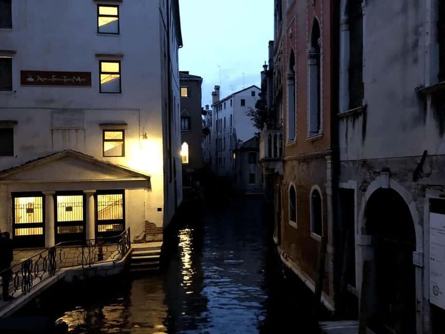 Venice Ghost Tour: Haunted Palaces & Secret Canals - Where This Ghost Tour Really Works: Piazza San Marco, Then the Switch