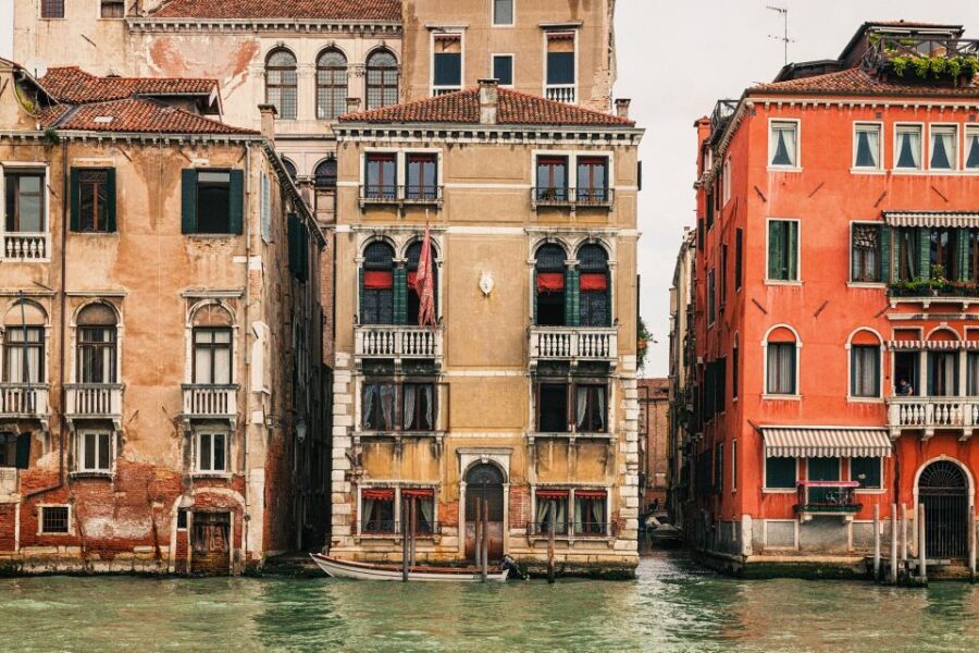Venice: Gondola Ride and a Gala Dinner in a Venetian Palace - How the 2.5 hours actually feel: timing, walking, and the pacing that keeps it romantic