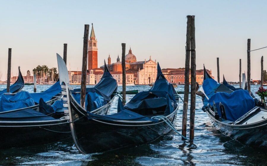 Venice: Gondola Ride and Dinner Experience - How the private gondola ride feels in real life