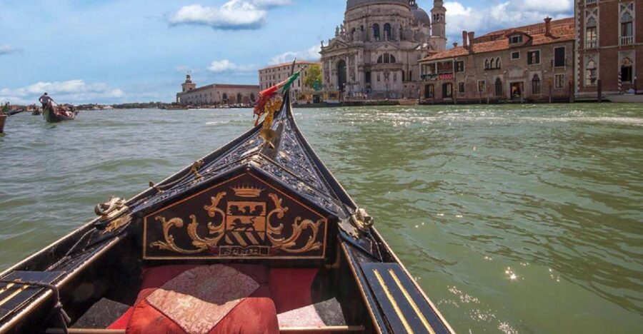 Venice: Gondola Ride and Dinner Experience - Where the ride starts and how to get ready