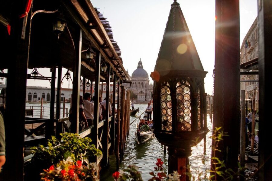 Venice: Gondola Ride with Live Guide or Audio Guide - Key Things to Know Before You Go