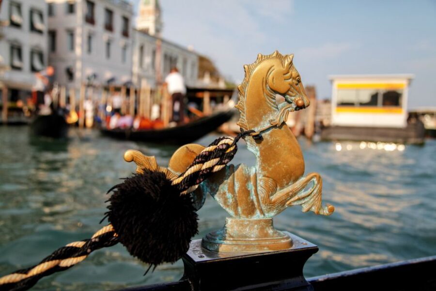 Venice: Gondola Ride with Live Guide or Audio Guide - FAQ