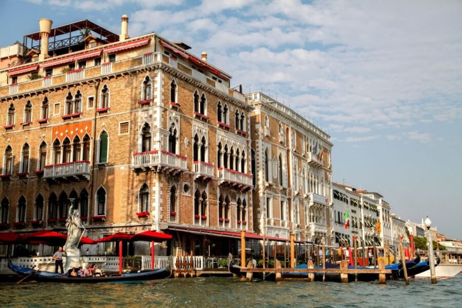 Venice: Gondola Ride with Live Guide or Audio Guide - Value for $42: Does a 20-Minute Walk + 30-Minute Gondola Make Sense?