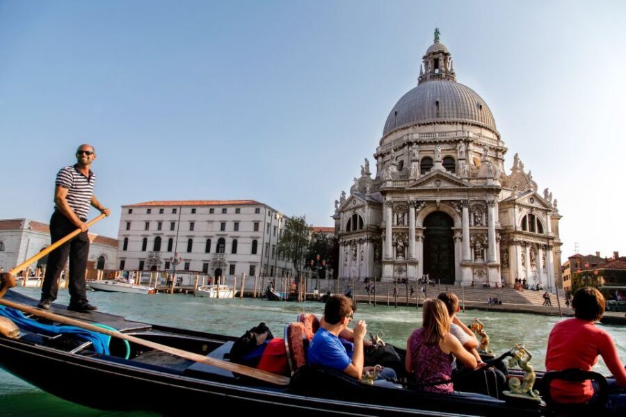 Venice: Gondola Ride with Live Guide or Audio Guide - Should You Book This Guided or Audio Gondola Gondola Ride?
