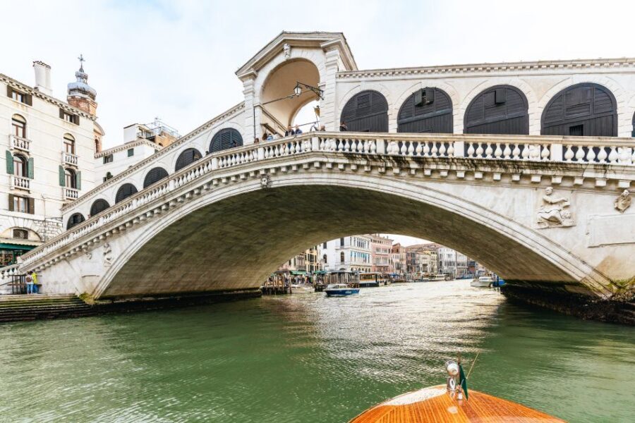Venice: Grand Canal Boat Tour - The Modern Contrast: Della Costituzione Glass Bridge Near Calatrava