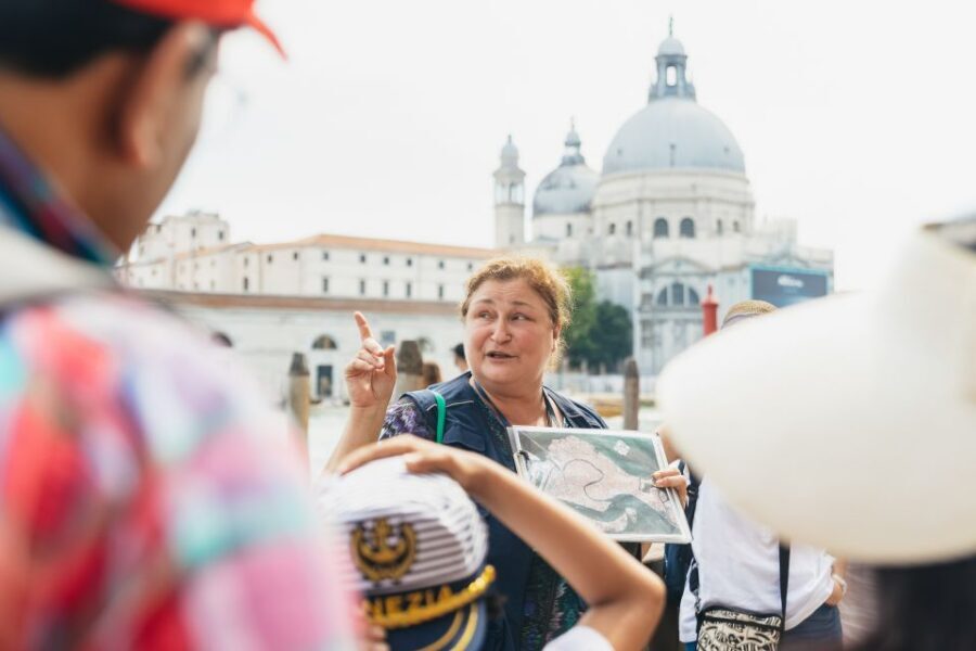 Venice: Grand Canal Gondola Ride with App Commentary - Palaces and churches you’ll recognize from the water