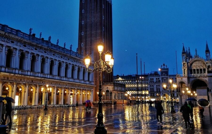 Venice: Guided Night Walking Tour & Saint Mark's Basilica - Key highlights you’ll feel right away