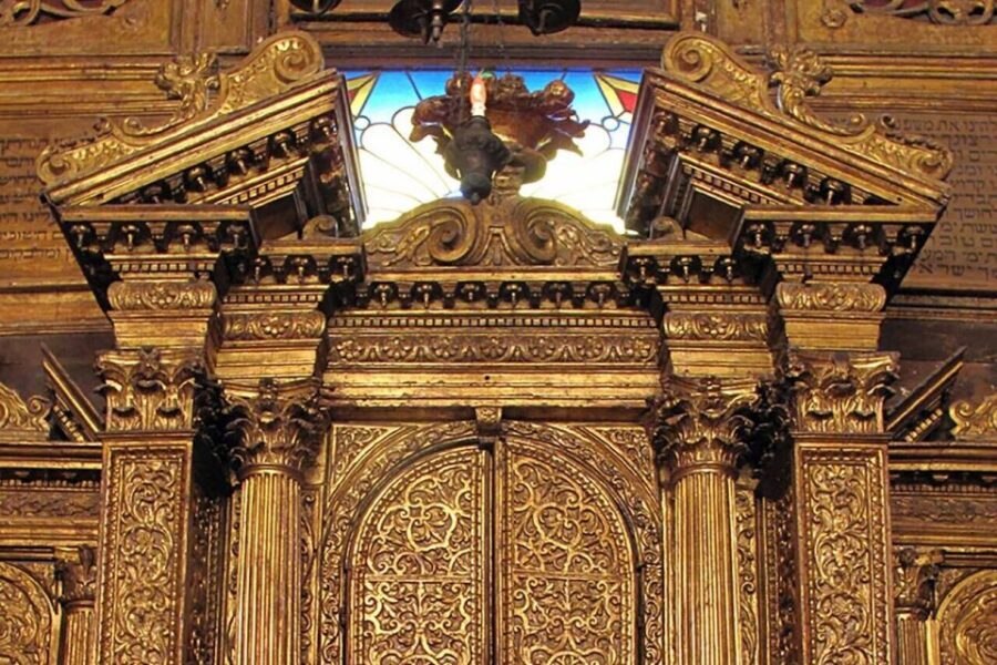 Venice: Guided Tour of the Jewish Ghetto and Synagogue Visit - Why the Jewish Ghetto streets feel different in Venice