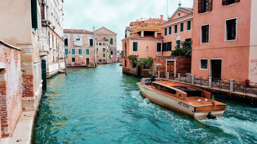 Venice: Guided Walking Tour with skip-the-line tickets - Key highlights at a glance