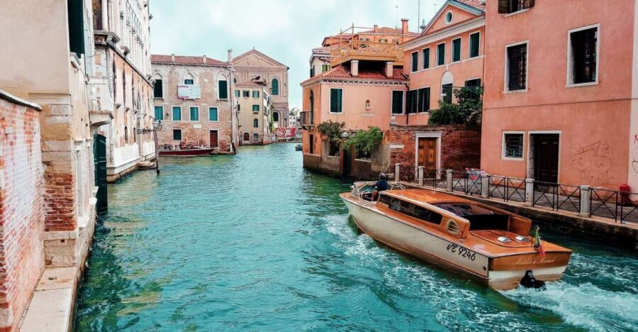 Venice: Guided Walking Tour with skip-the-line tickets - Why skip-the-line works so well in St. Mark’s area