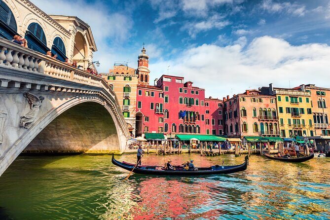 Venice: Hidden Gems Walking Tour with a Local Guide - Stop 4: Rialto Area and the Alley Called Street of the Blind
