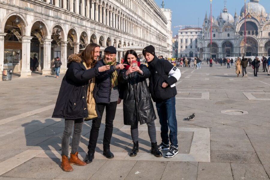 Venice: Hidden Spots Guided Photography Tour - From Poses to Framing: Tips for Camera and Smartphone