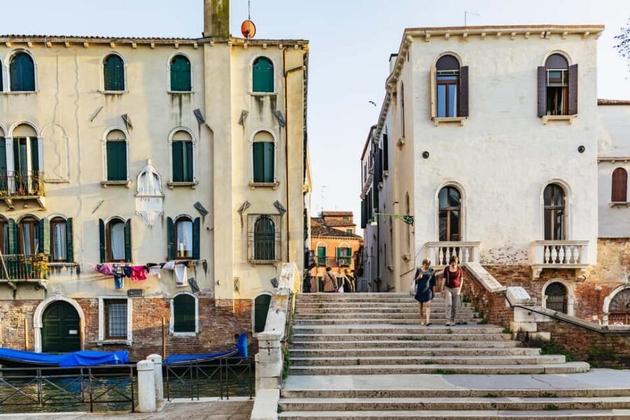 Venice: Highlights and Hidden Gems Night Walking Tour - Night Tourism Value: Does $81 Make Sense?