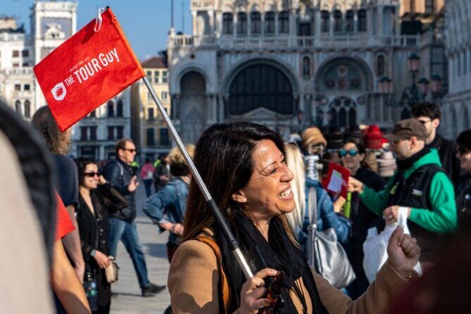 Venice in A Day: St Mark's Basilica, Doge's Palace & Gondola Ride - The 30-minute gondola ride: what to expect on the canal