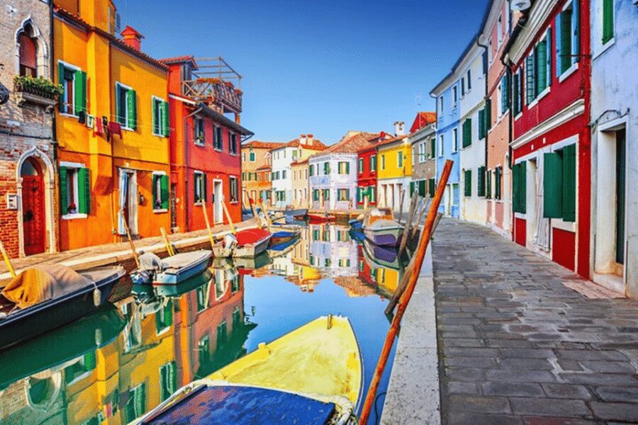 Venice Islands: Murano Glass & Burano Colors Guided Visit - Burano Guided Visit: Lace, Stories, and Street Views