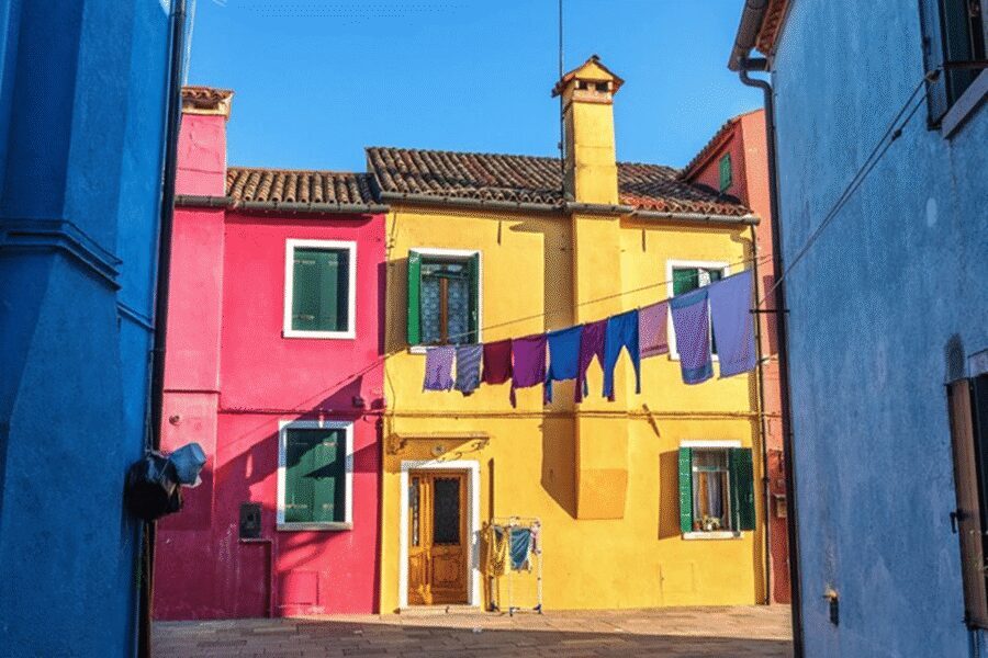 Venice Islands: Murano Glass & Burano Colors Guided Visit - Lace-Making Demonstration: What to Look For