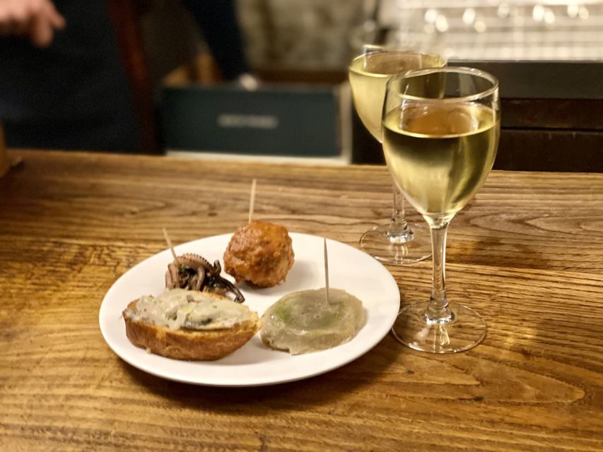 Venice: Jewish Ghetto and Cannaregio Food and Wine Tour - Jewish Ghetto architecture: Rabbi’s House, synagogues, and the stories behind them