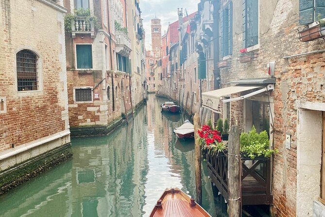 Venice: Jewish Ghetto & Cannaregio Area Food Tour: Pasta Wine Gelato and More! - Tours that balance solemn history and dinner energy