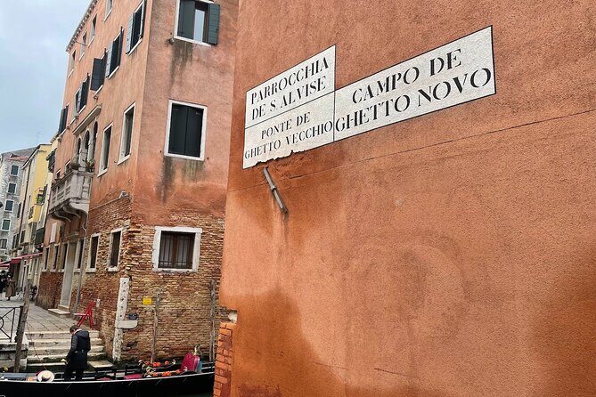 Venice: Jewish Ghetto Walking Tour with Synagogues Visit - Entering the Jewish Ghetto: why this walk lands